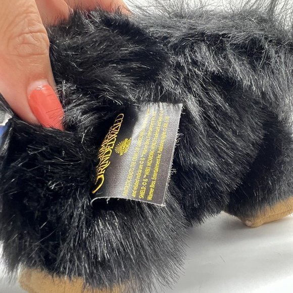 Fantastic Beasts The Crimes of Grindelwald Noble Baby Niffler Collection Plush - Picture 4 of 7